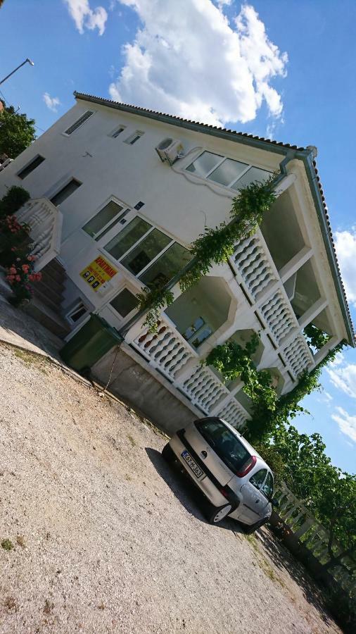 Apartmani Kocka Apartment *